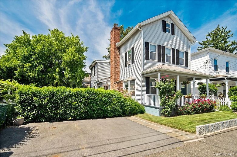 11 Devoe Street