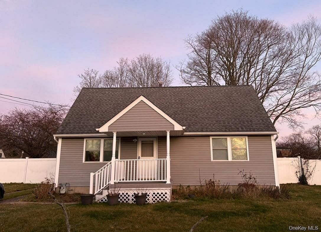 Image 1 of 1 for 11 Dianne Avenue in Long Island, Brookhaven, NY, 11720