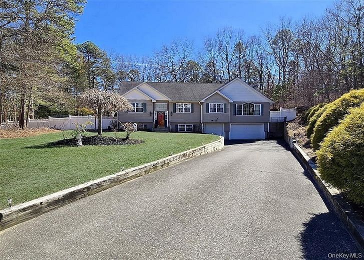 11 Doral Lane