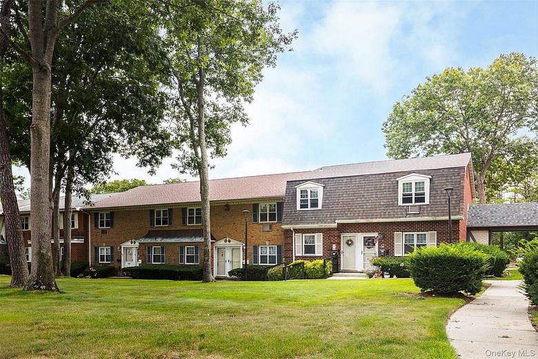 11 Glen Hollow Drive #D46