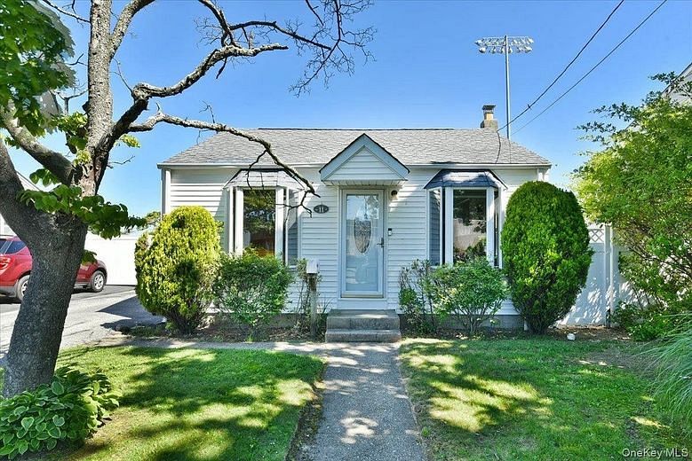 11 Glenda Drive