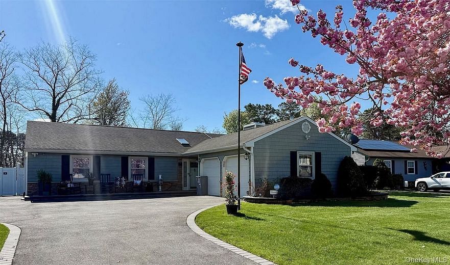 11 Hollow Oak Drive