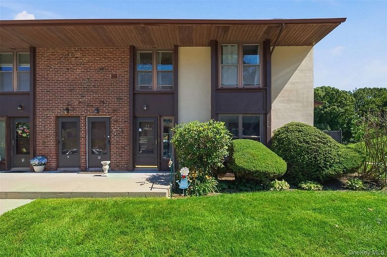 11 Juniper Court #11