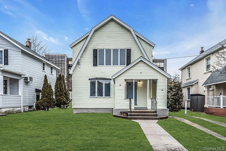 11 Merton Avenue