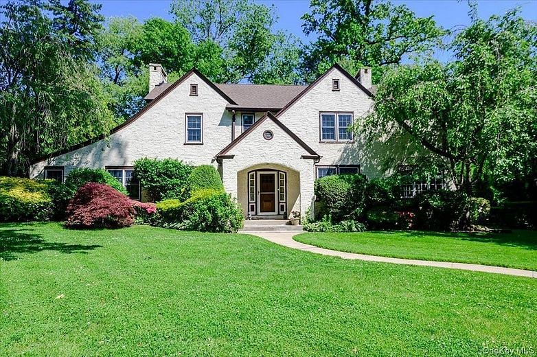 11 Myrtle Drive