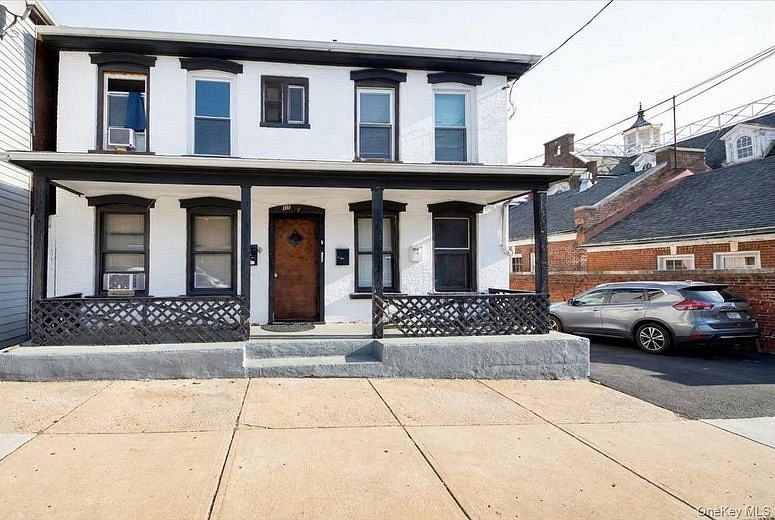 11 N 6th Avenue