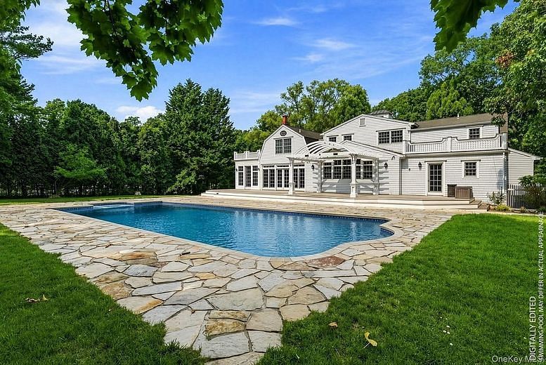 11 Pheasant Lane