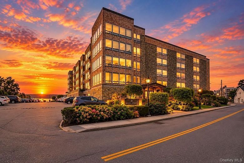 11 River Street #402