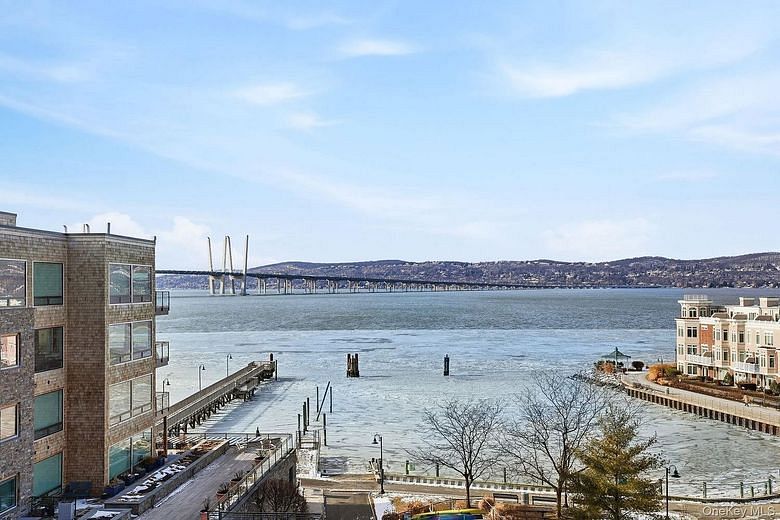 11 River Street #415