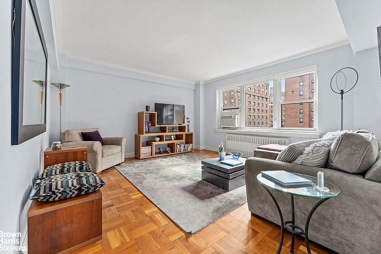 11 Riverside Drive #11AW