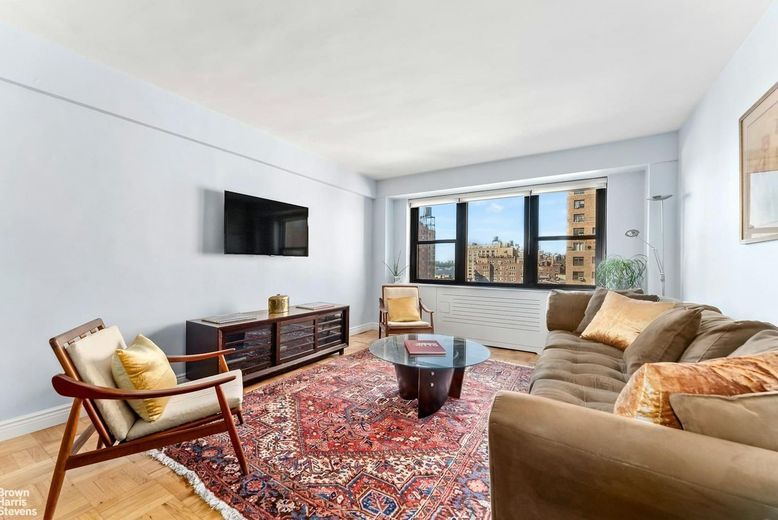 11 Riverside Drive #11VE