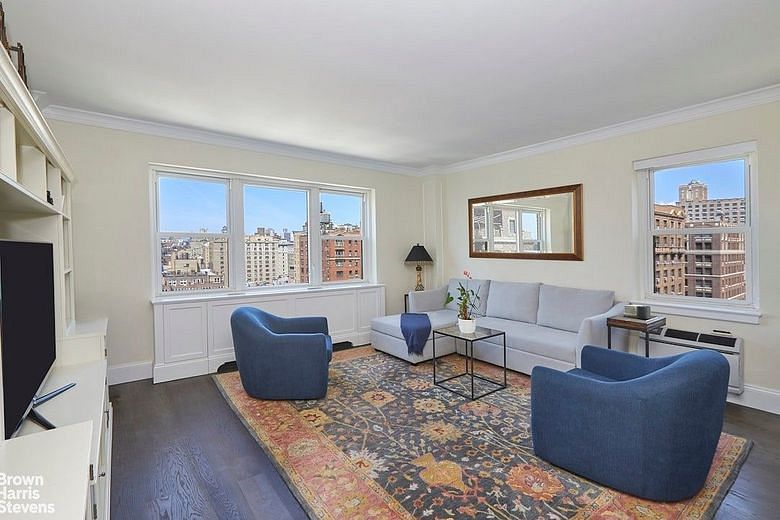 11 Riverside Drive #16CW