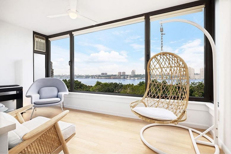 11 Riverside Drive #8JHW