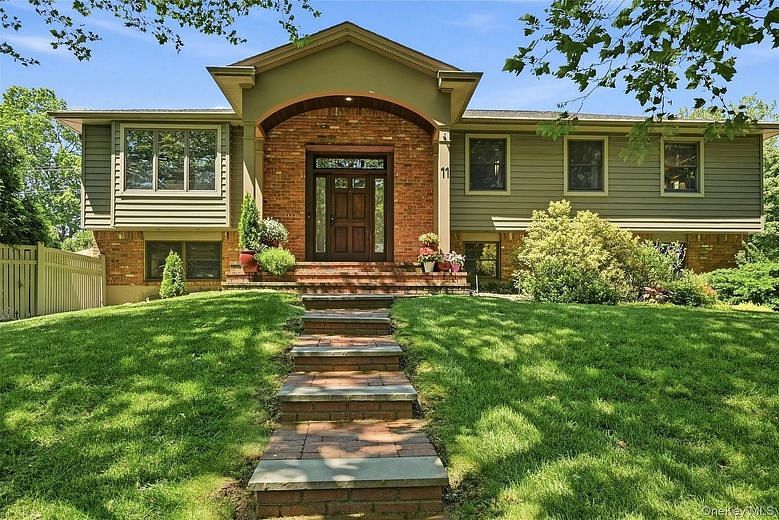 11 Rockrose Lane