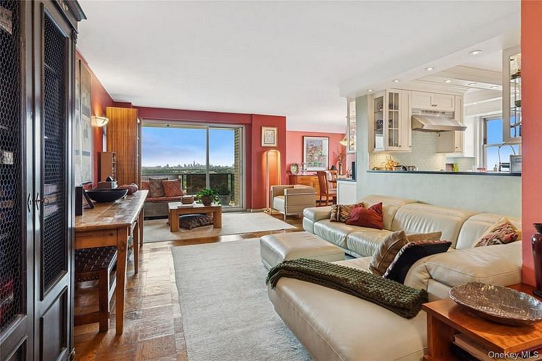 110-11 Queens Boulevard #31C