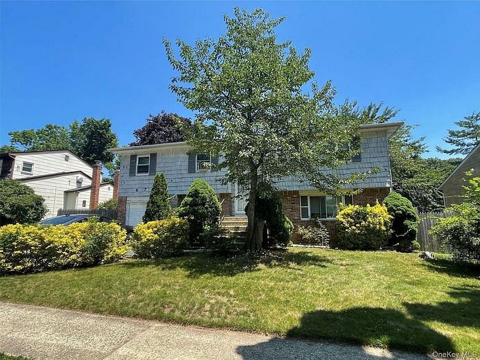 110 Greenway Drive S