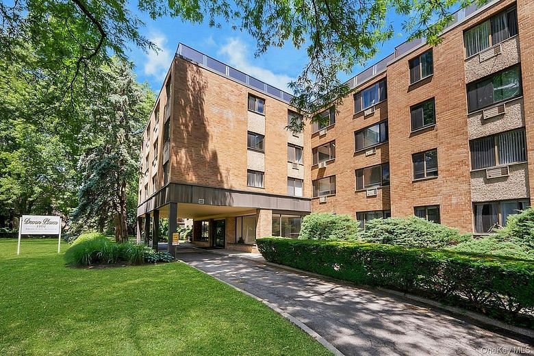 1101 Midland Avenue #411