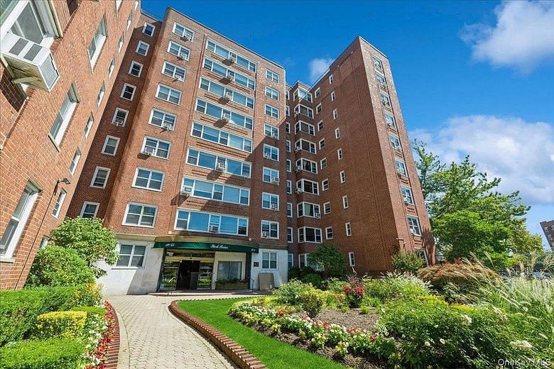 11045 Queens Boulevard #312