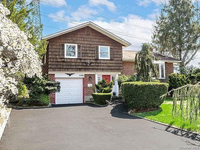 1106 Glen Cove Avenue