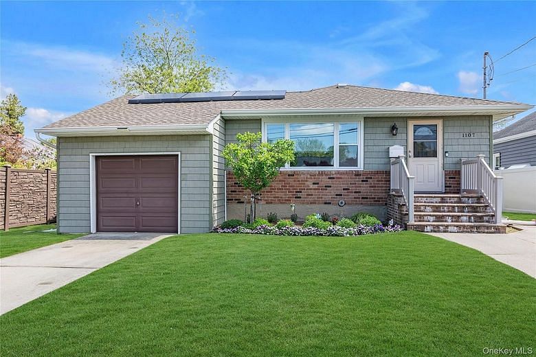 1107 Little Neck Avenue