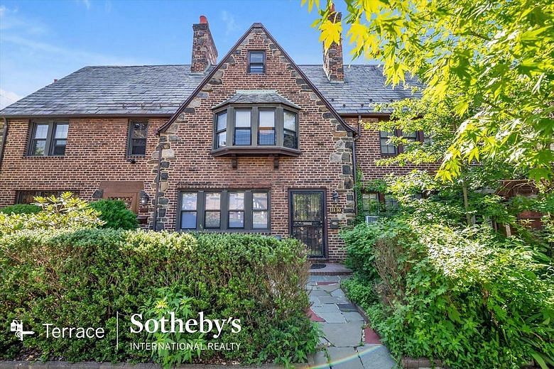 111-10 75th Road #HOUSE