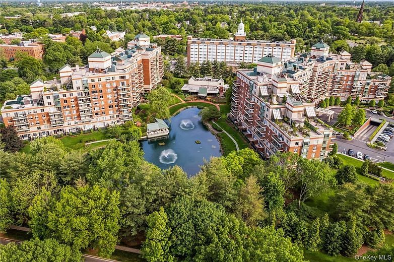 111 Cherry Valley Avenue #202