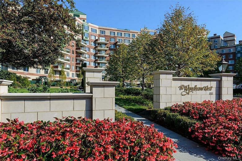111 Cherry Valley Avenue #304