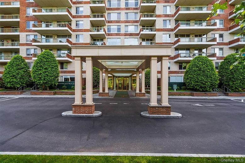 111 Cherry Valley Avenue #517