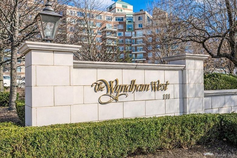 111 Cherry Valley Avenue #M11