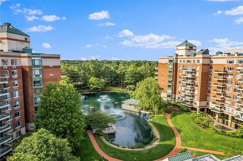 111 Cherry Vallley Avenue #408W