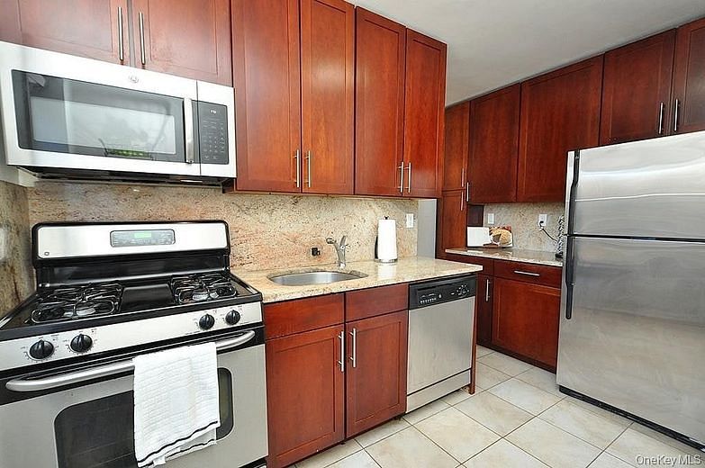 111 E Hartsdale Avenue #7E