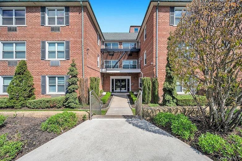 111 S Centre Avenue #2VV