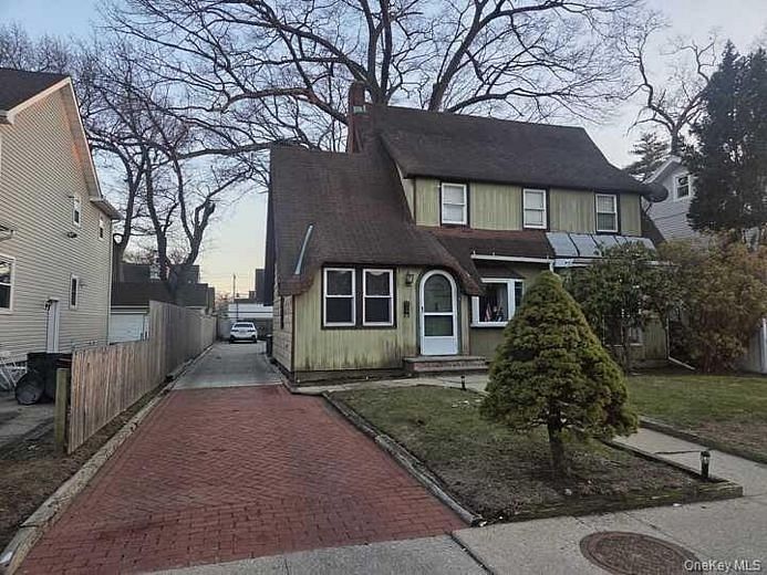 111 W Centennial Avenue