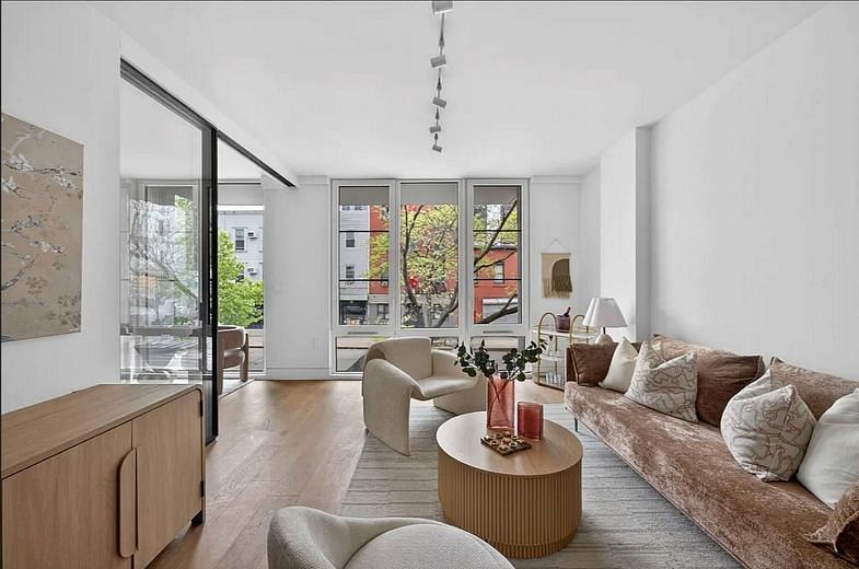1110 Manhattan Avenue #RESIDENCE 2