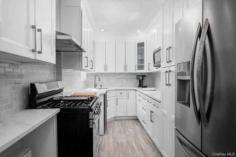 1111 Midland Avenue #6G