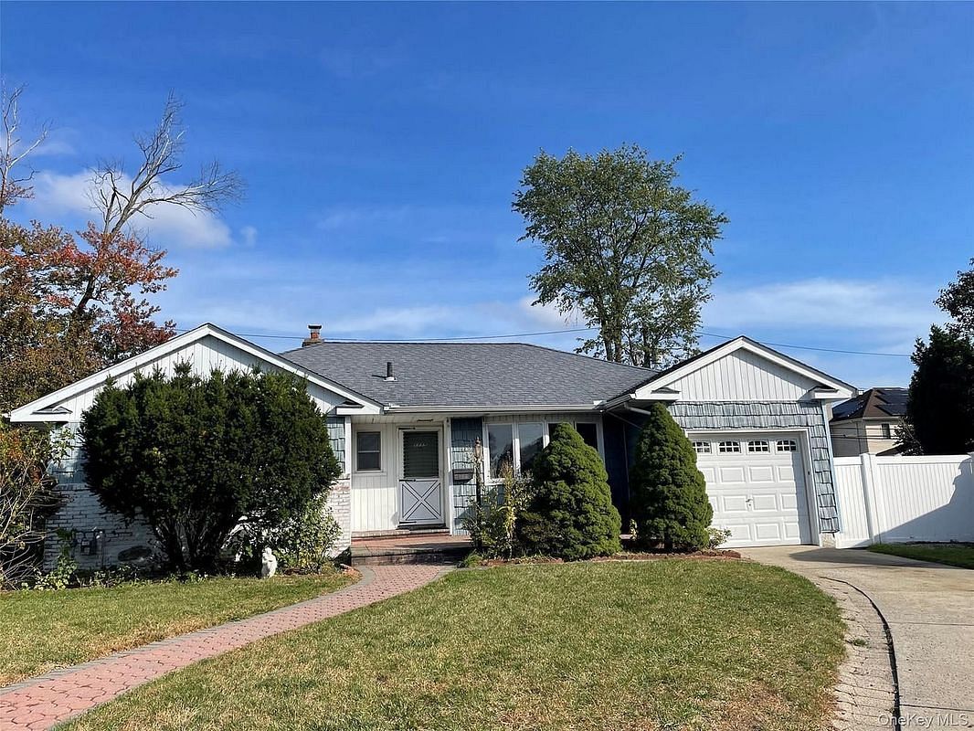 Image 1 of 13 for 1115 Agnes Court in Long Island, Hempstead, NY, 11580