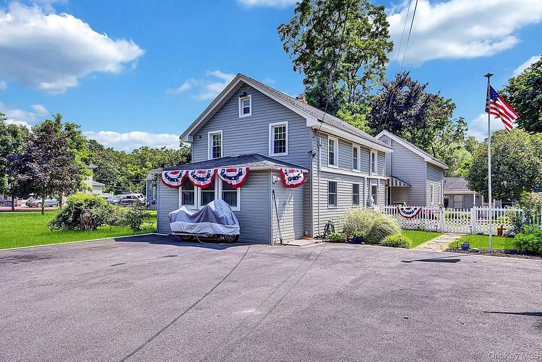1116 Montauk Highway