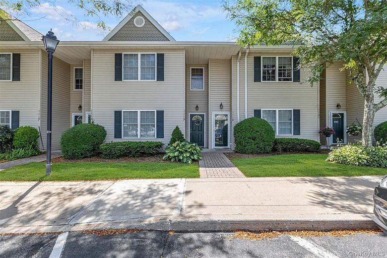 1118 Savoy Drive