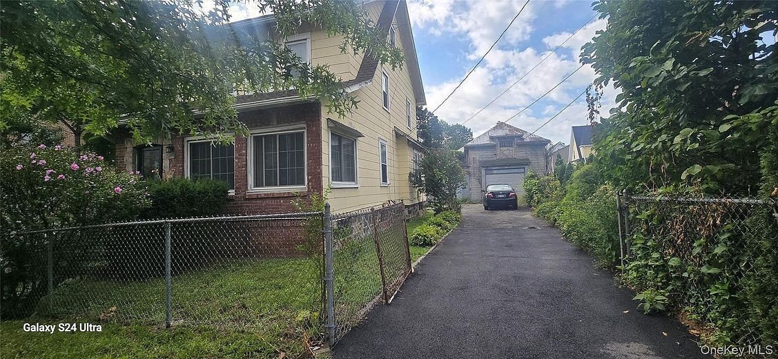 112 E 4th Street