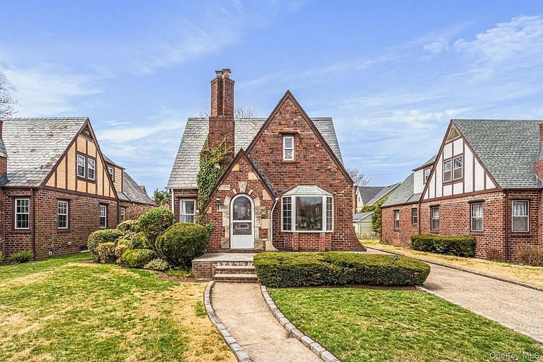 112 New Hyde Park Road