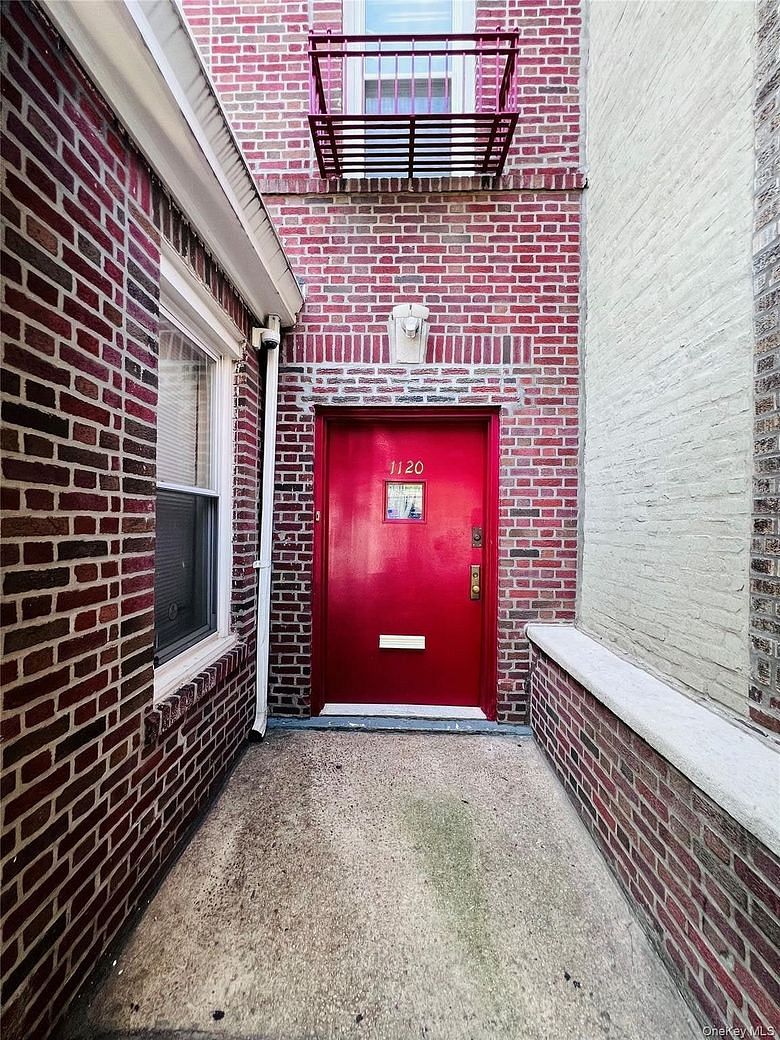 1120 Anderson Avenue