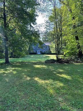 Image 1 of 10 for 1121 Estates Drive in Westchester, Yorktown, NY, 10562