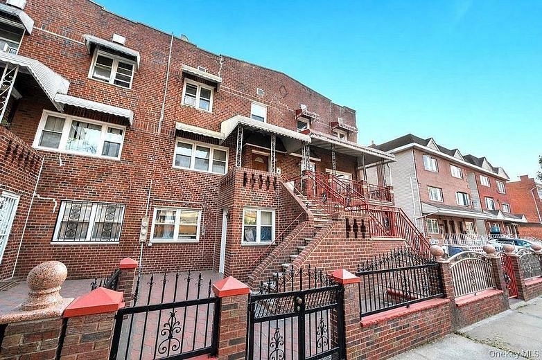 1128 E 84th Street