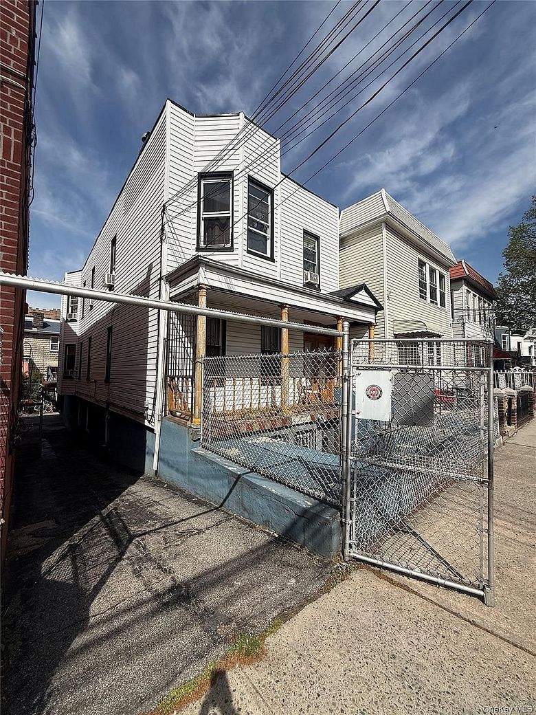 1129 Beach Avenue