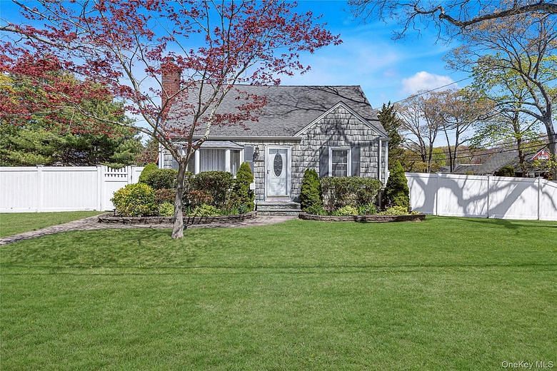 113 Roosevelt Avenue