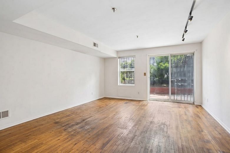 113 Vanderbilt Avenue #B