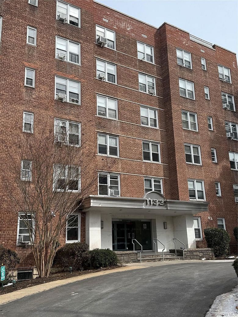 1133 Midland Avenue #1B