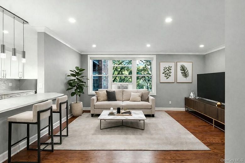 1133 Midland Avenue #2C