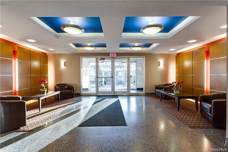 1133 Midland Avenue #3L