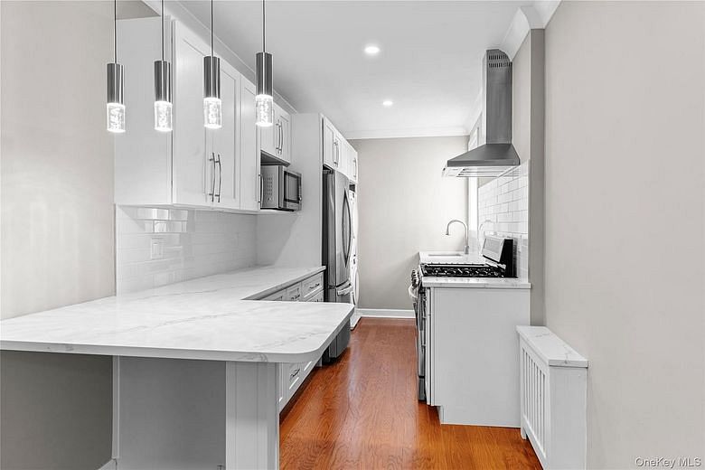 1133 Midland Avenue #6F